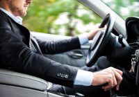 Vær på telefonen i bilen uden at risikere din sikkerhed –læs her hvordan